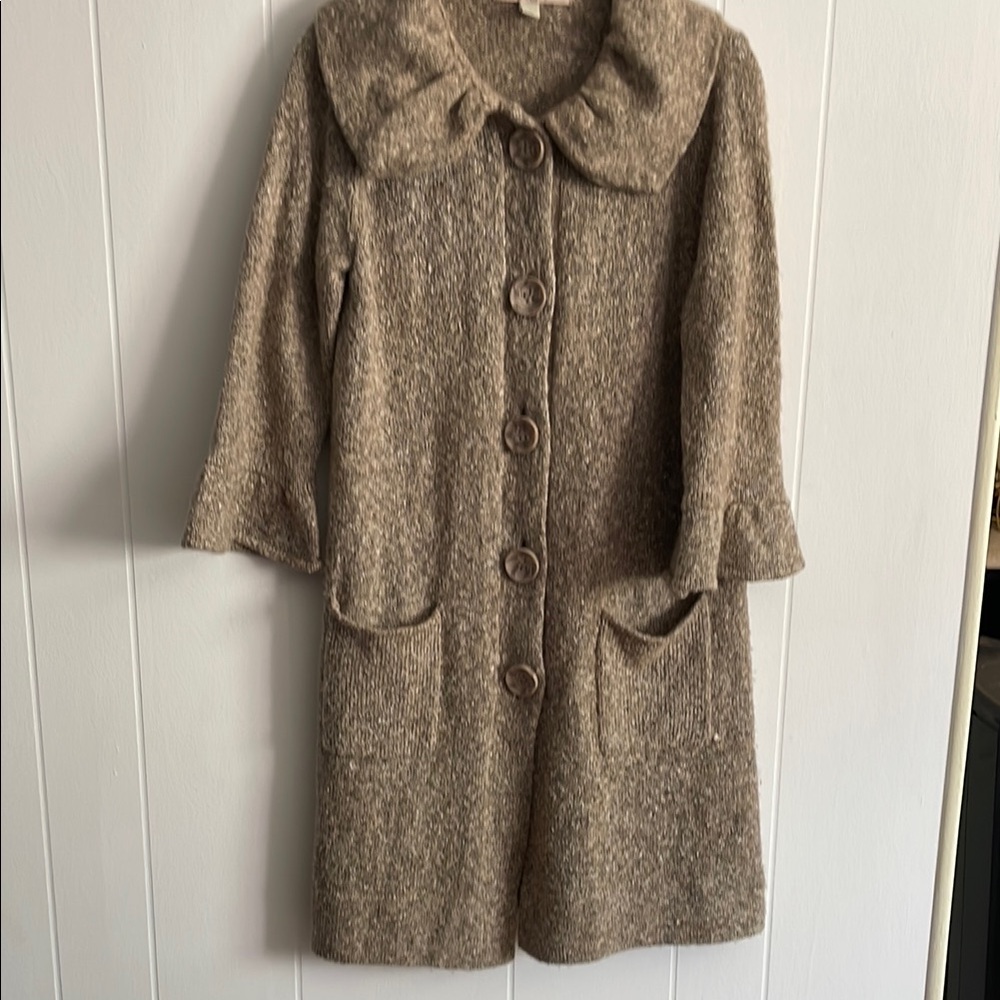 Vintage tan cream sweater with Peter Pan Collar